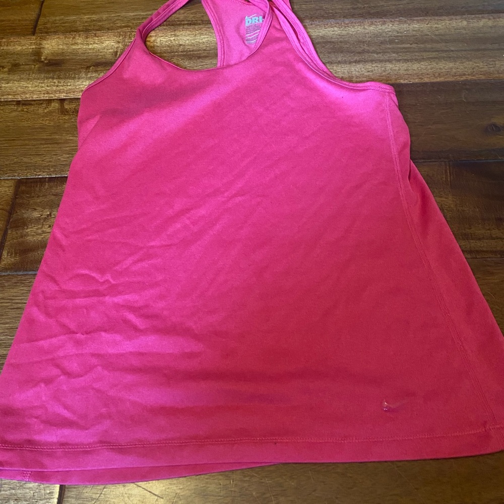 Nike Dri-Fit lot size med. tshirt, tank & capris - Picture 5 of 9